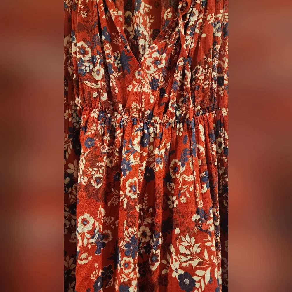 XiRENA Red Floral Midi Dress - Picture 2 of 3